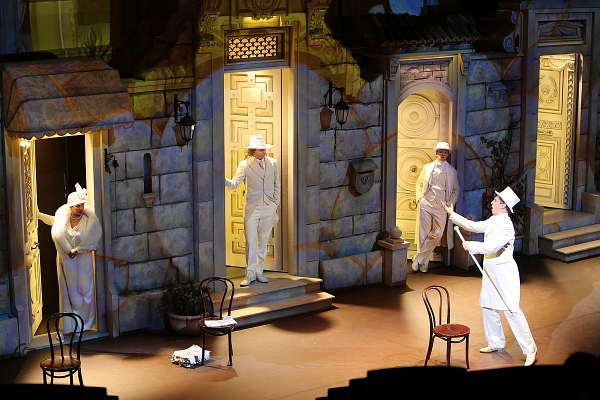 Сцена из сказки «Настройся на оперу»