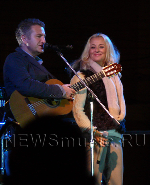 Леонид Агутин и Анжелика Варум пели под дождем