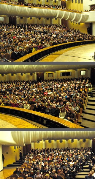 Это Александр Малинин снял на своем концерте в Самаре