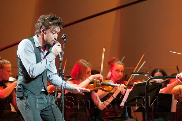 Вы пришли послушать не сплетни о личной жизни, а музыку. Прыгать не