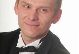 Тенор Алексей Долгов
