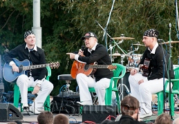 Урожай-2011, Trio balkan strings