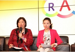 rAsia.com 2012 Jean Hsiao Wernheim, руководитель международного департамента Shanghai Synergy Culture and Entertainment Group/Shanghai Media and Entertainment Group (SMEG) и ее подопечная, певица Ruhan из Китая