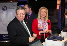 rAsia.com 2012 Александр Торшин и Галина Фомина - руководитель банковской бизнес-панели rASiA.com, Вице-президент «Альфа-Банк», Вице-президент НБК АРБ (Ассоциация Российских Банков)