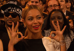 Beyonce радуется на Grammy 2013