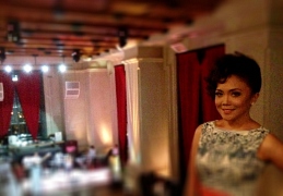 Elva Patty перед сценой