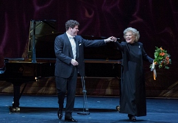 Елена Образцова