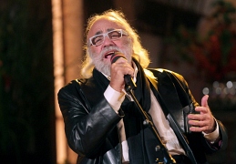 Demis Roussos