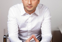 Роман Саркисов