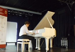 Андрей Урнышев
