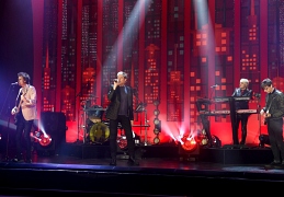duran-duran-2021-bbma-performance-billboard-1548-1621824392-compressed
