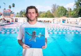 Спенсер Элден с обложкой Nirvana