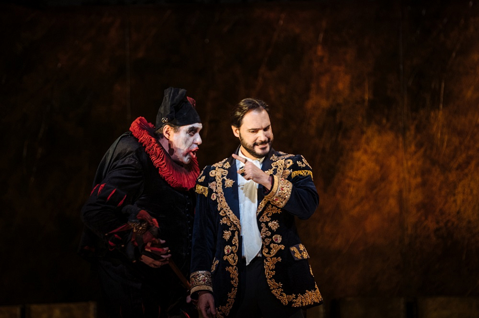 (Rigoletto) Luca Salsi, (Duke of Mantua) Francesco Demuro Rigoletto ROH 2022, © Helen Murray_25.jpg