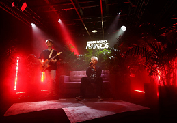 2- Ваня Дмитриенко на  Новое Радио AWARDS 