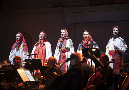 Юрий Башмет с режиссером Мариной Брусникиной задумали весьма неожиданное действо с Евгением Мироновым и Александрой Урсуляк: соединить музыку Грига и рассказы Максима Горького.