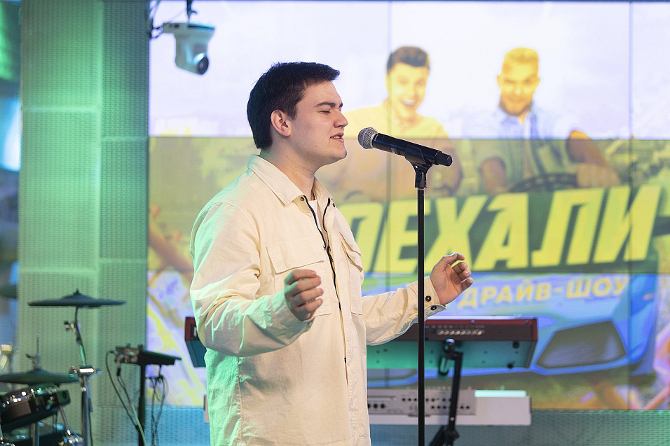 Александр Круг спел песню об отце в радиоэфире.jpg