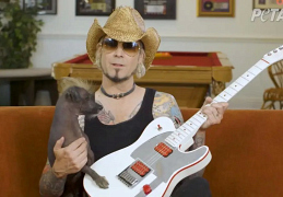 Mötley Crüe Джон 5 и его собака