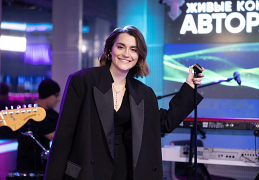 Певица анонсировала совместную песню с Лолитой