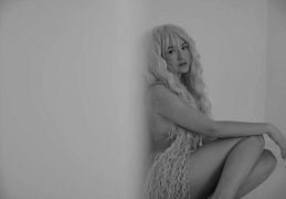 AnDy Darling в клипе Slut