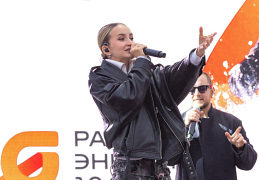 Nansi & Sidorov исполнили на фестивале свои лучшие хиты и новинку этого года – «Сид и Нэнси»