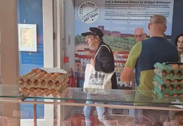 Элис Купер в магазине