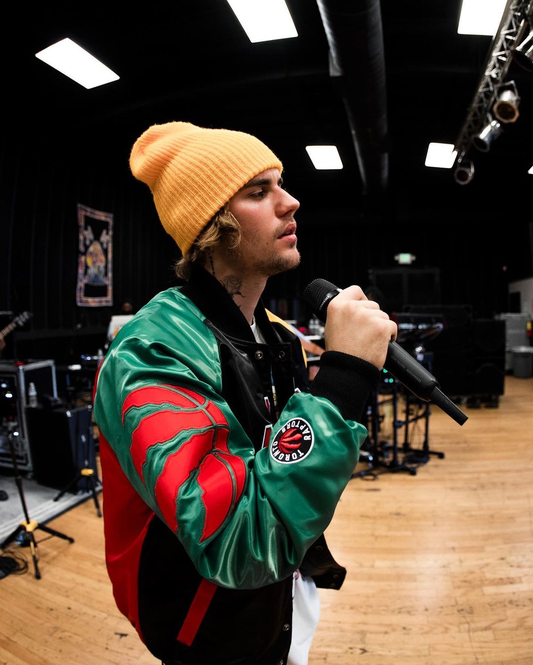 justinbieber_152373348_253243709707112_7223589891783268786_n.jpg