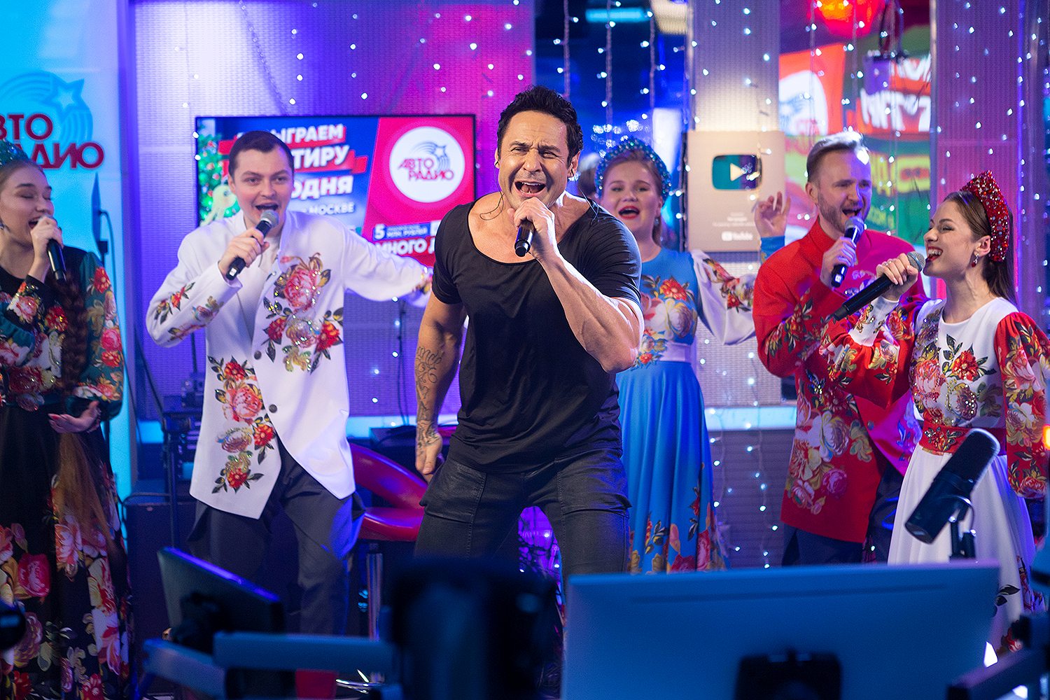 Стас Костюшкин и театр песни Яр.jpg