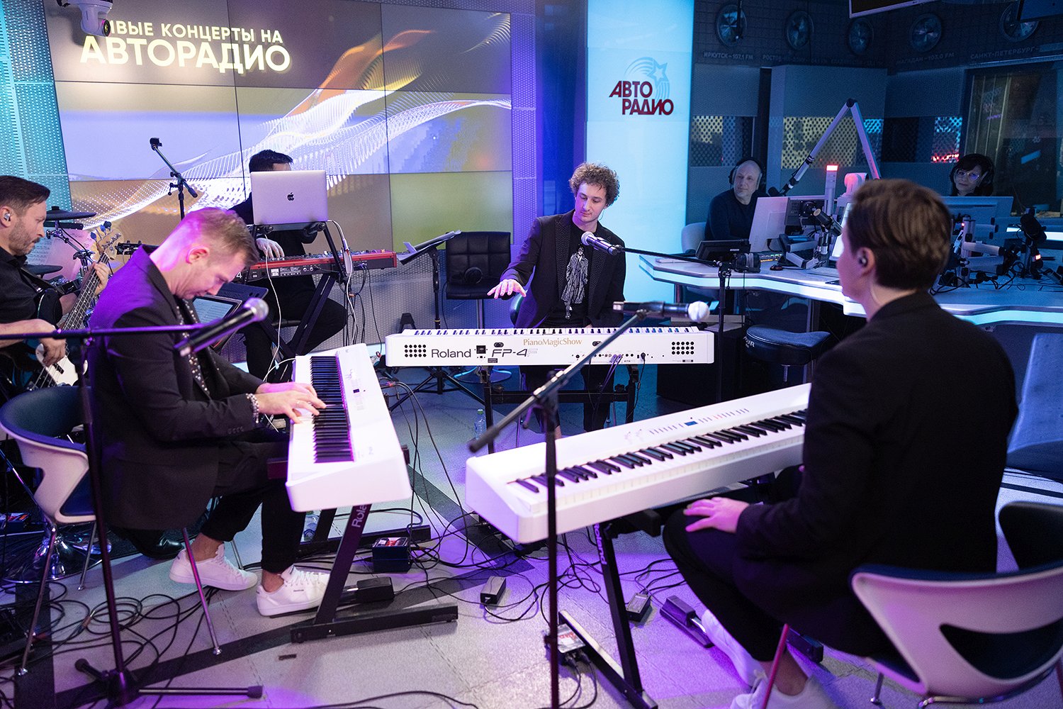 Трио Bel Suono сыграло live на «Авторадио».jpg